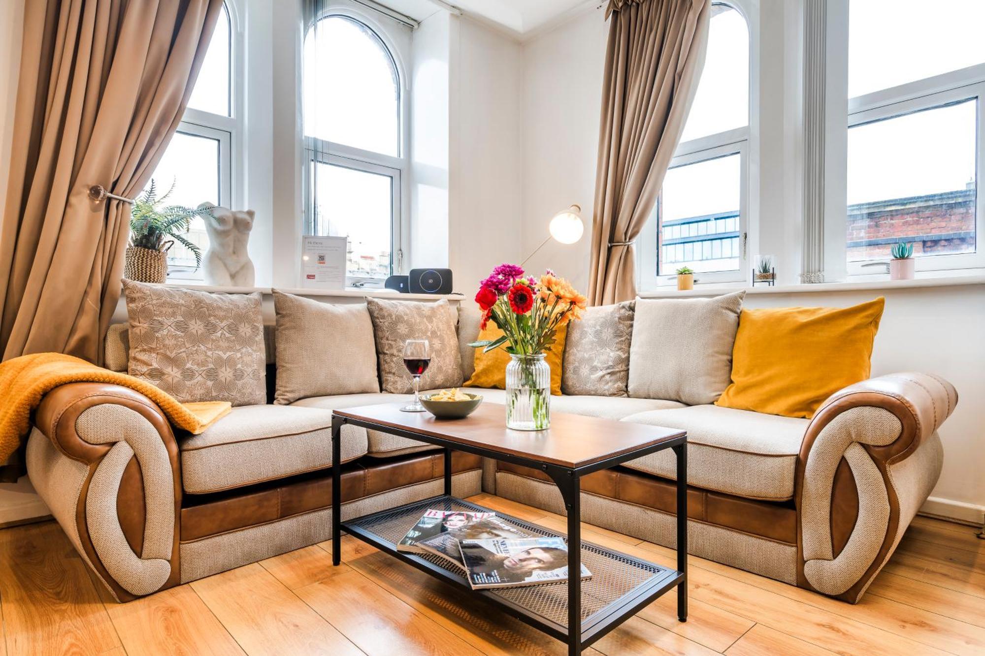 Cavern Quarters, Beautiful Two Bedroom City Centre Apartment By Garudy Serviced Apartments And Short Lets - Perfect For Longer Stays Liverpool Luaran gambar