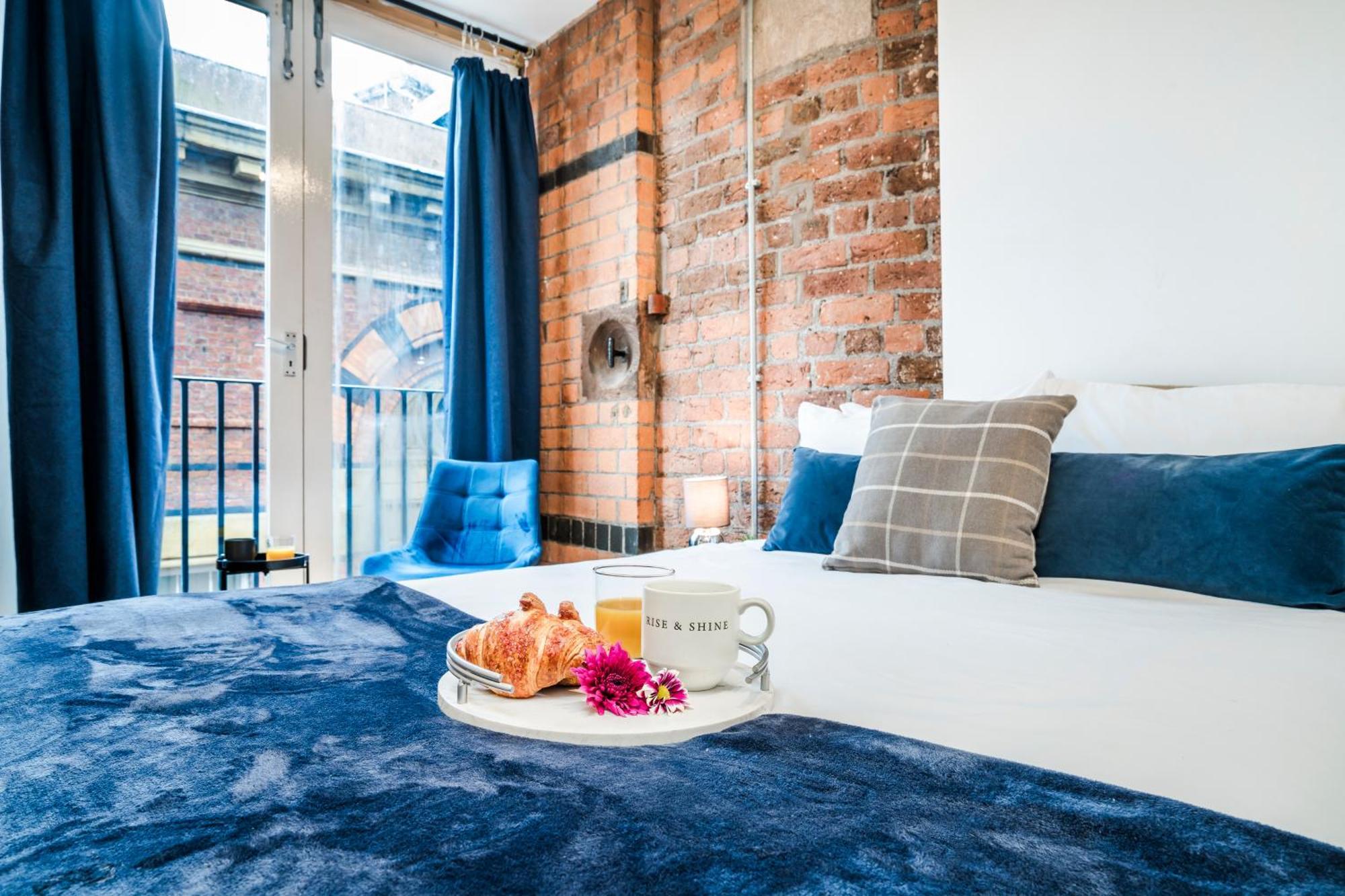 Cavern Quarters, Beautiful Two Bedroom City Centre Apartment By Garudy Serviced Apartments And Short Lets - Perfect For Longer Stays Liverpool Luaran gambar