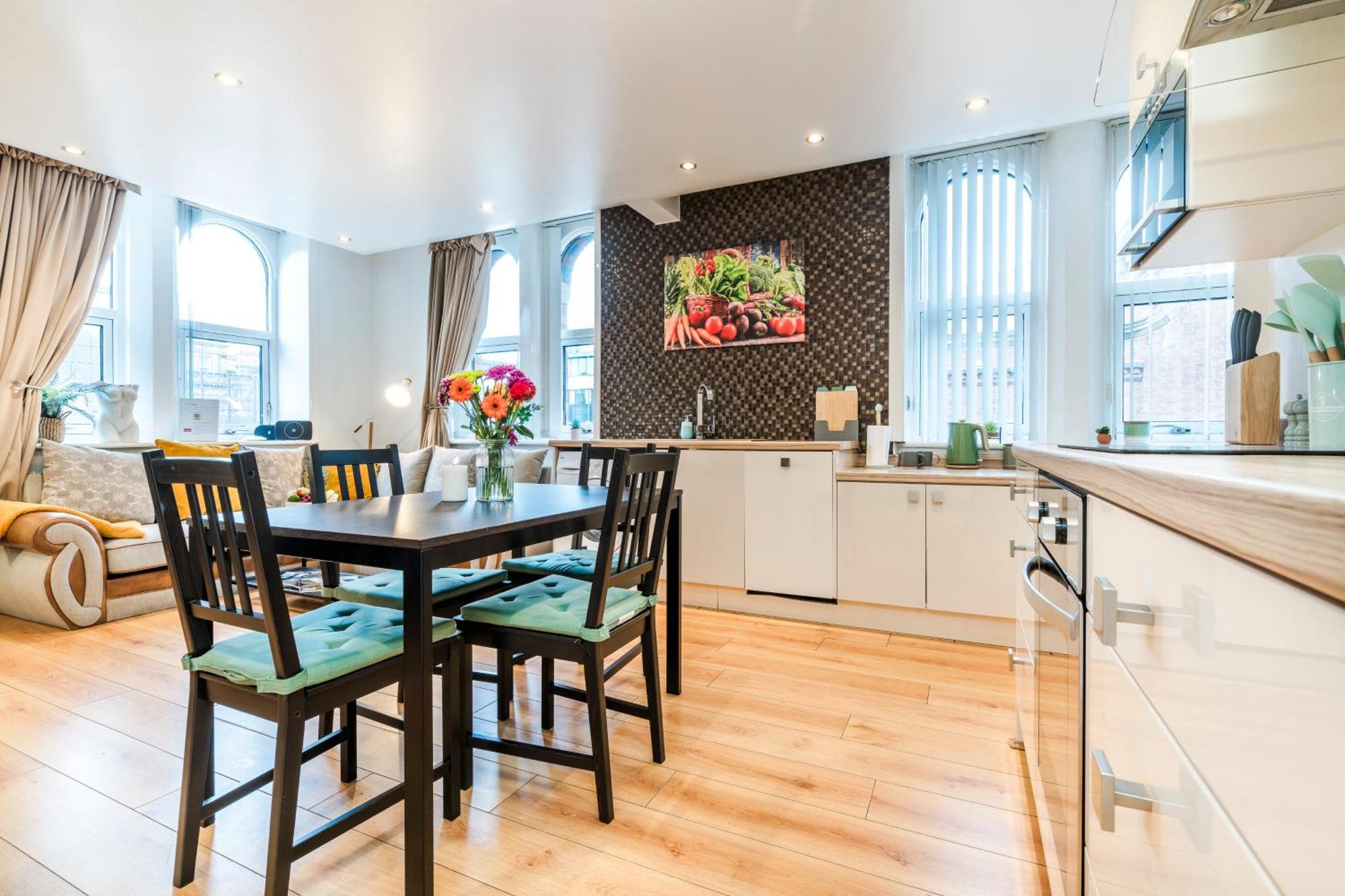 Cavern Quarters, Beautiful Two Bedroom City Centre Apartment By Garudy Serviced Apartments And Short Lets - Perfect For Longer Stays Liverpool Luaran gambar