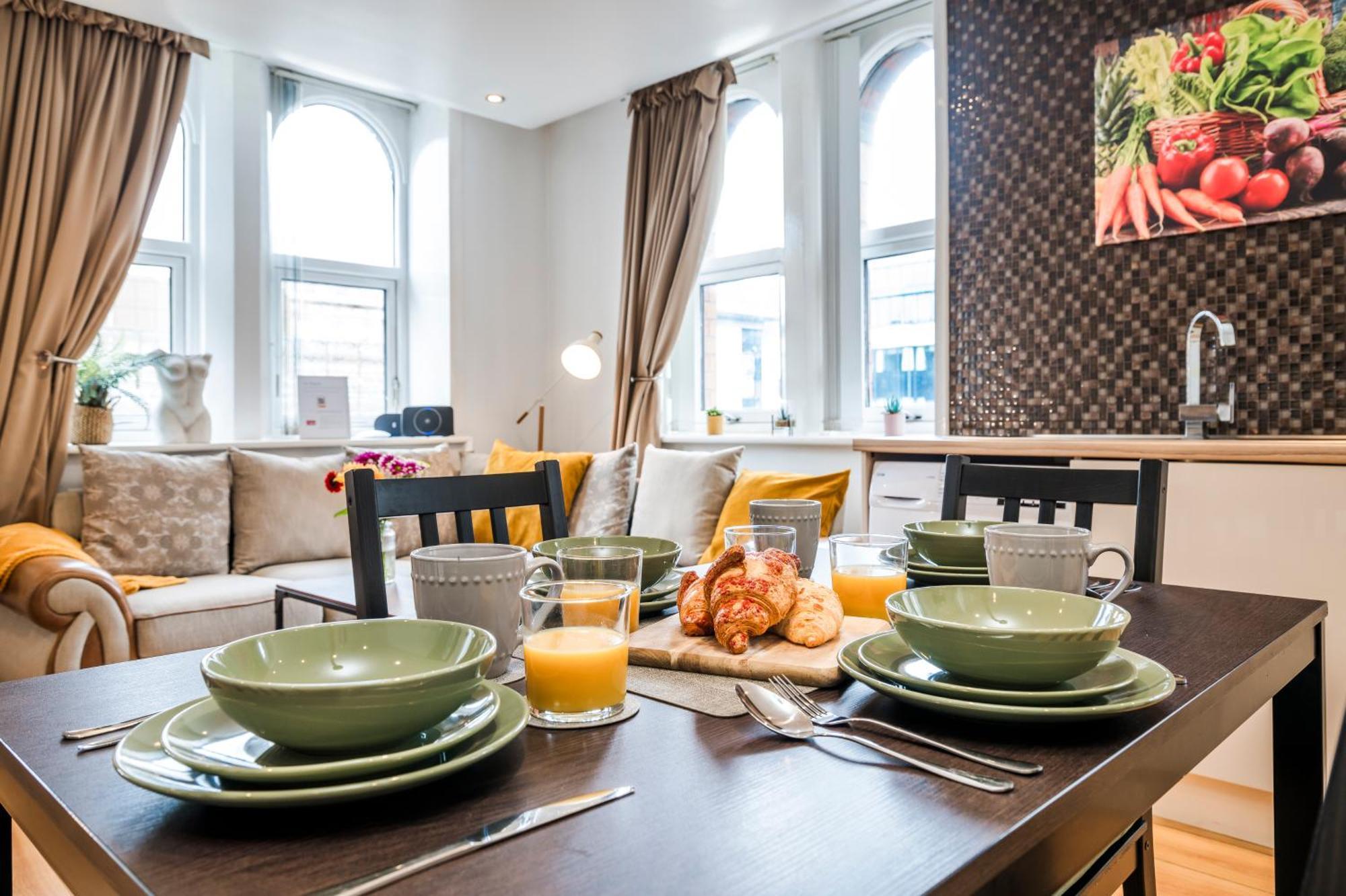 Cavern Quarters, Beautiful Two Bedroom City Centre Apartment By Garudy Serviced Apartments And Short Lets - Perfect For Longer Stays Liverpool Luaran gambar
