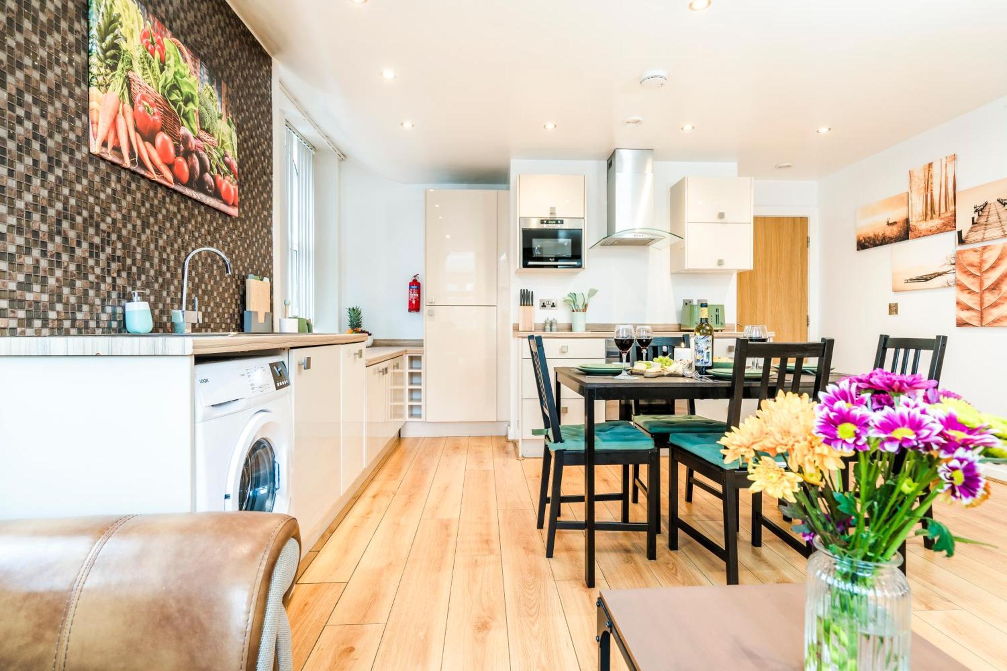 Cavern Quarters, Beautiful Two Bedroom City Centre Apartment By Garudy Serviced Apartments And Short Lets - Perfect For Longer Stays Liverpool Luaran gambar