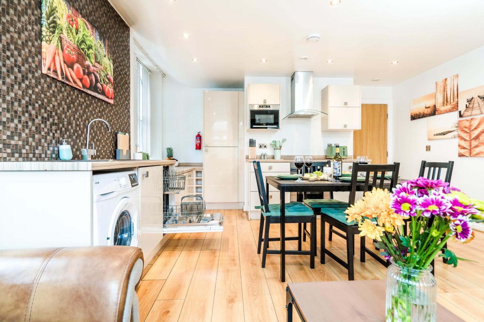 Cavern Quarters, Beautiful Two Bedroom City Centre Apartment By Garudy Serviced Apartments And Short Lets - Perfect For Longer Stays Liverpool Luaran gambar