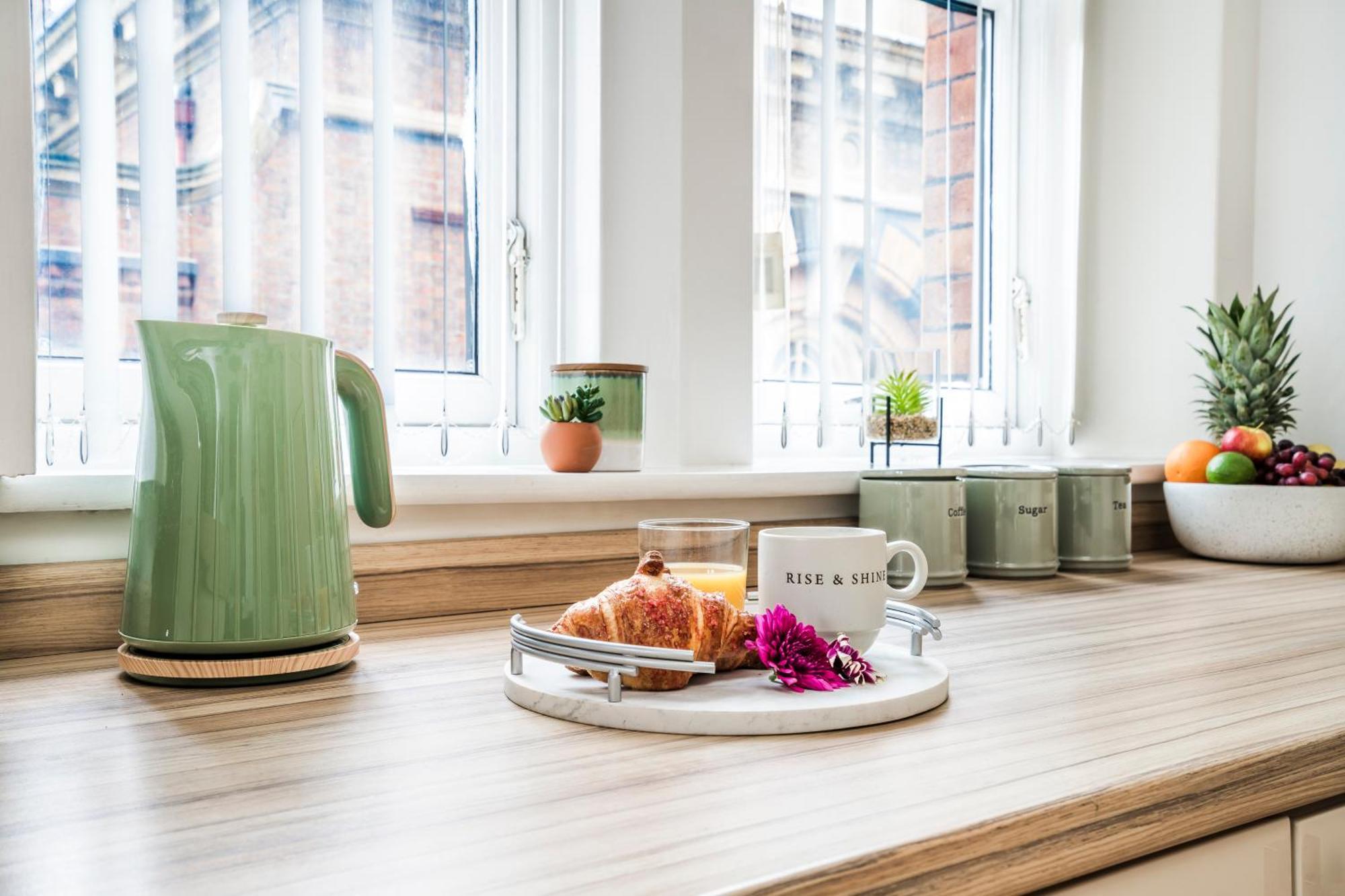 Cavern Quarters, Beautiful Two Bedroom City Centre Apartment By Garudy Serviced Apartments And Short Lets - Perfect For Longer Stays Liverpool Luaran gambar