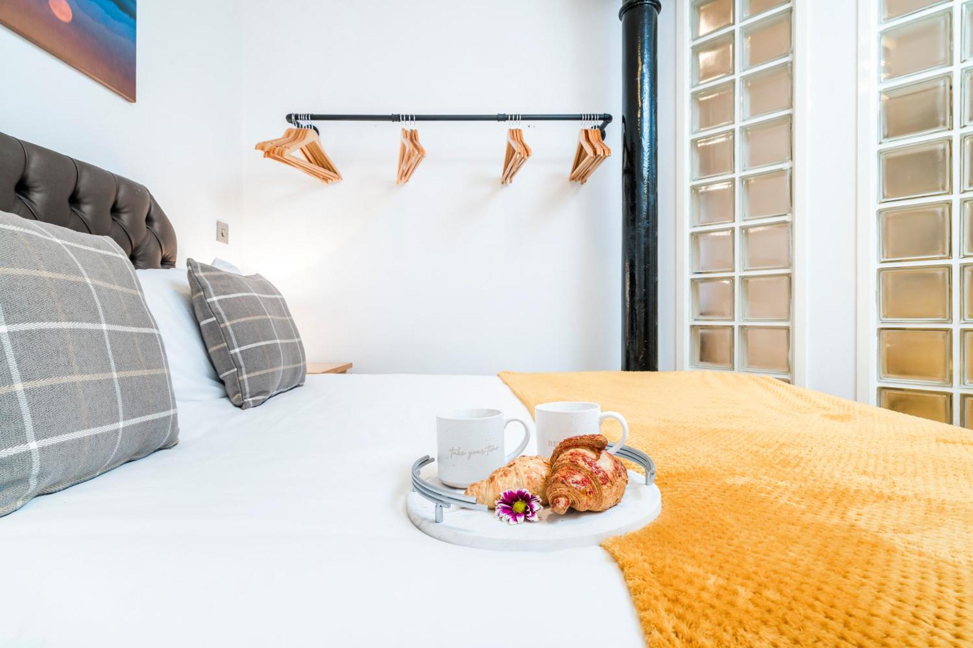 Cavern Quarters, Beautiful Two Bedroom City Centre Apartment By Garudy Serviced Apartments And Short Lets - Perfect For Longer Stays Liverpool Luaran gambar