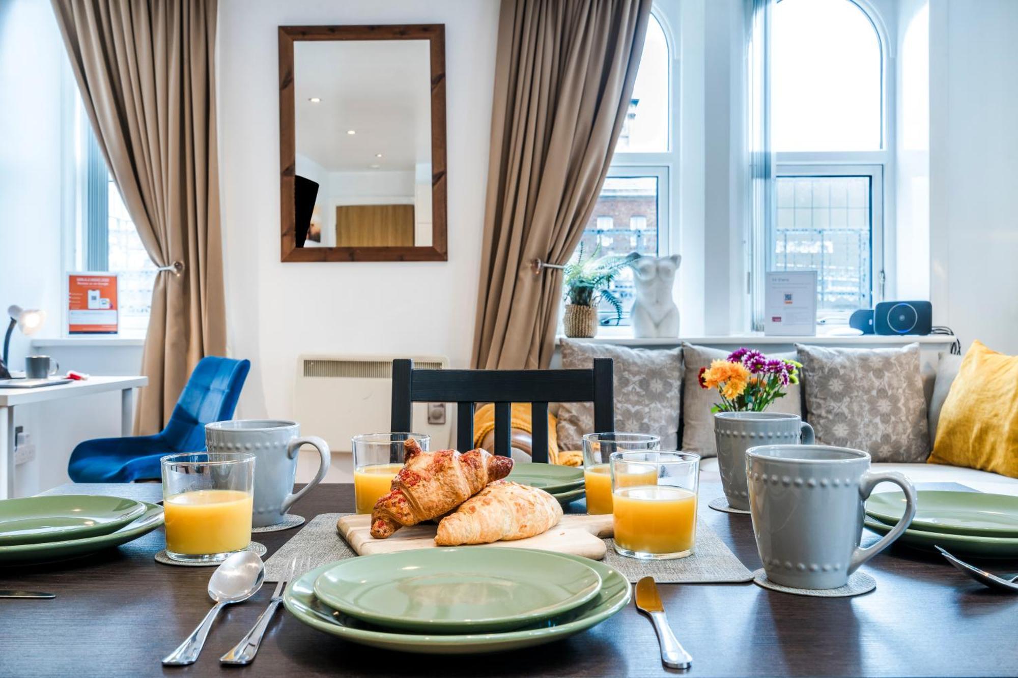 Cavern Quarters, Beautiful Two Bedroom City Centre Apartment By Garudy Serviced Apartments And Short Lets - Perfect For Longer Stays Liverpool Luaran gambar