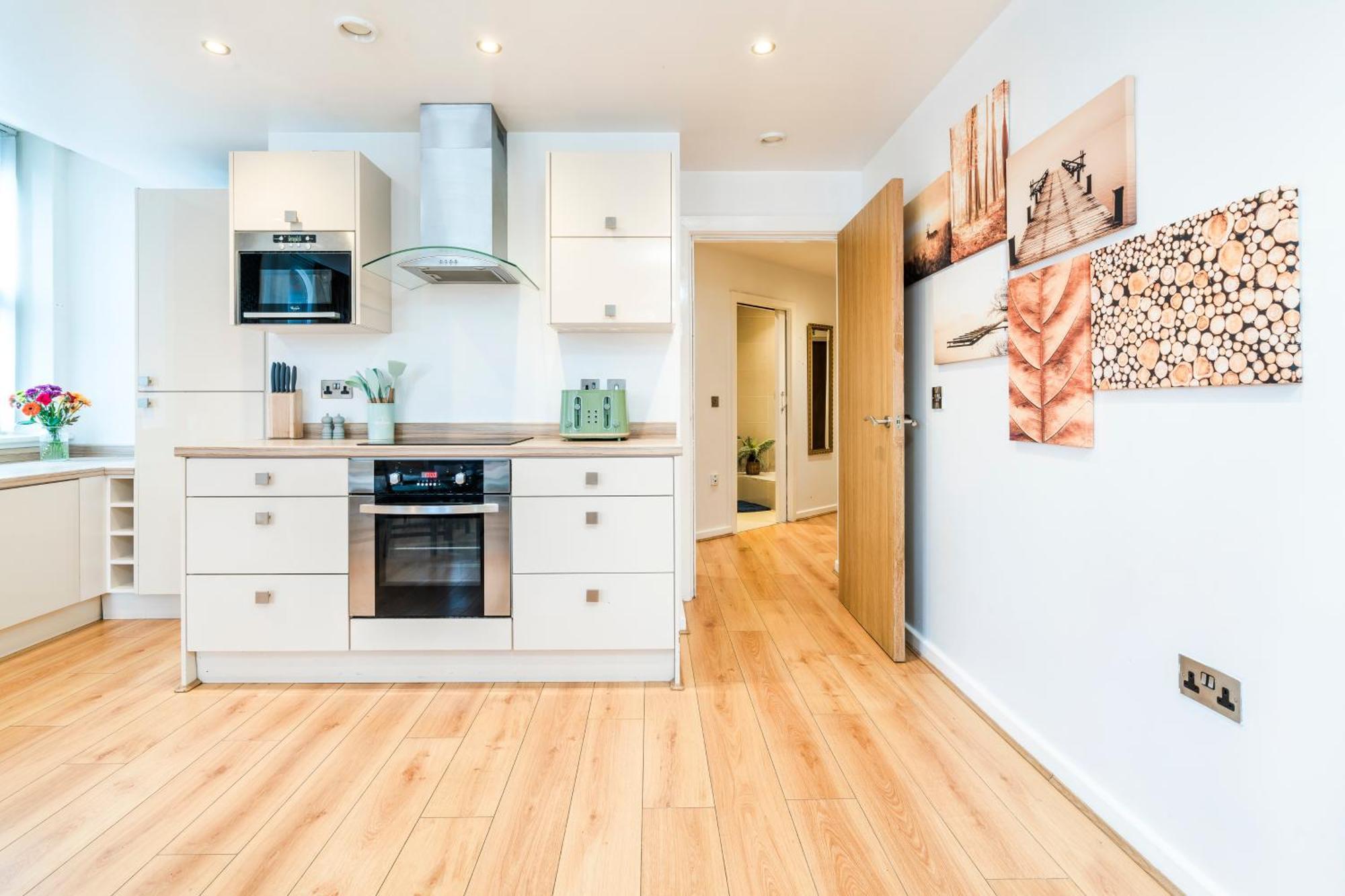 Cavern Quarters, Beautiful Two Bedroom City Centre Apartment By Garudy Serviced Apartments And Short Lets - Perfect For Longer Stays Liverpool Luaran gambar
