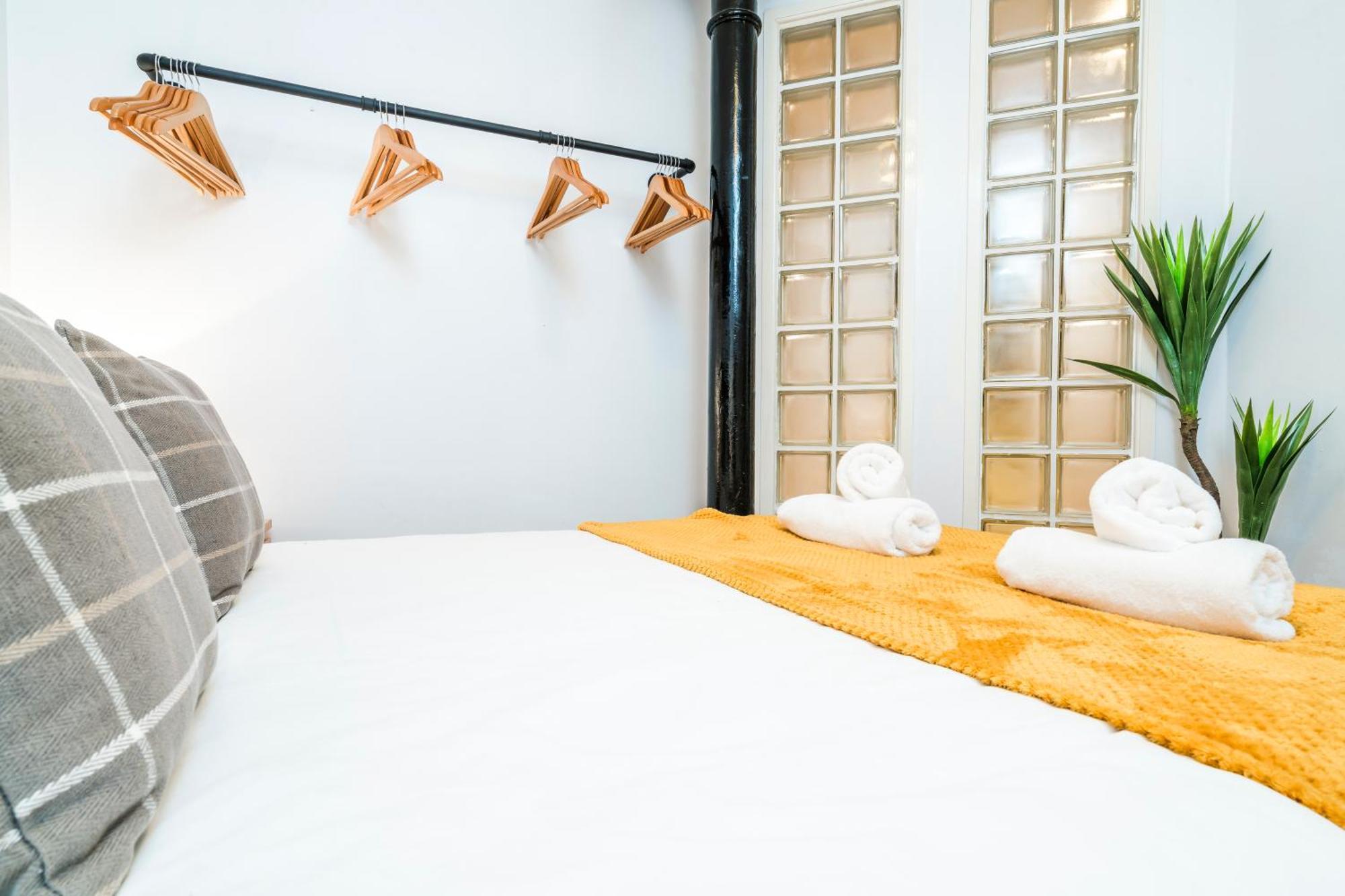 Cavern Quarters, Beautiful Two Bedroom City Centre Apartment By Garudy Serviced Apartments And Short Lets - Perfect For Longer Stays Liverpool Luaran gambar